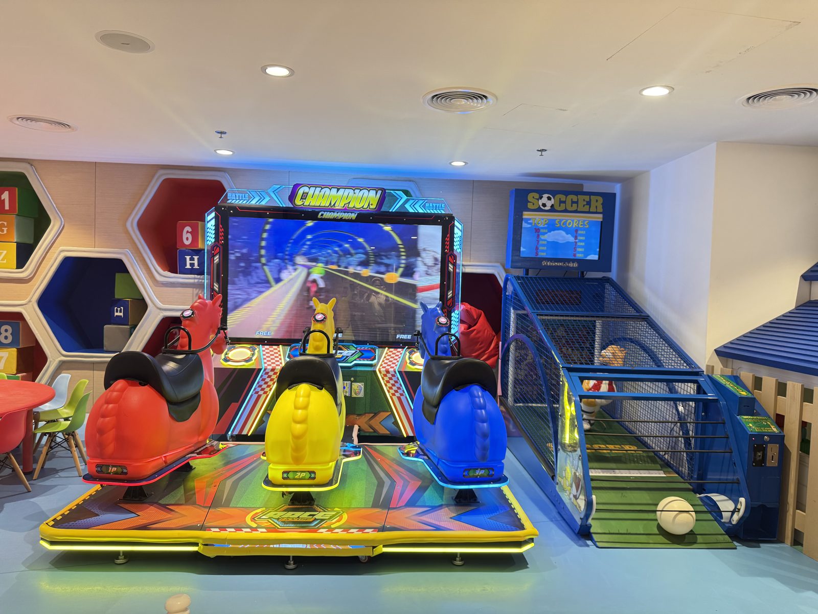Kids activities at Souk Al Bahar 5